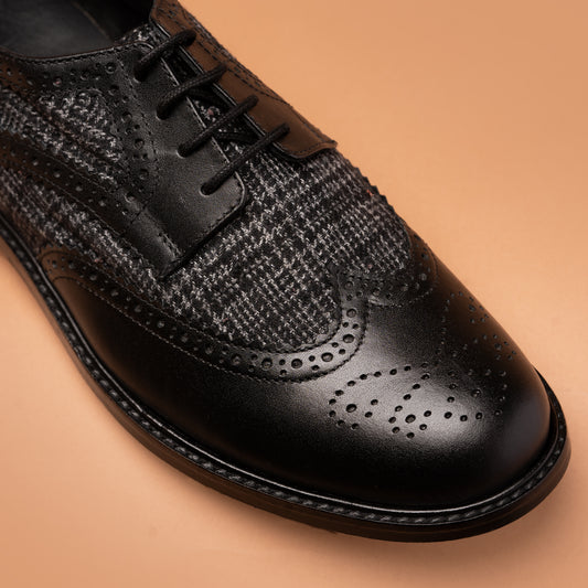 Black Wingtip Brogue Leather Shoes Close-Up | Iron Tailor