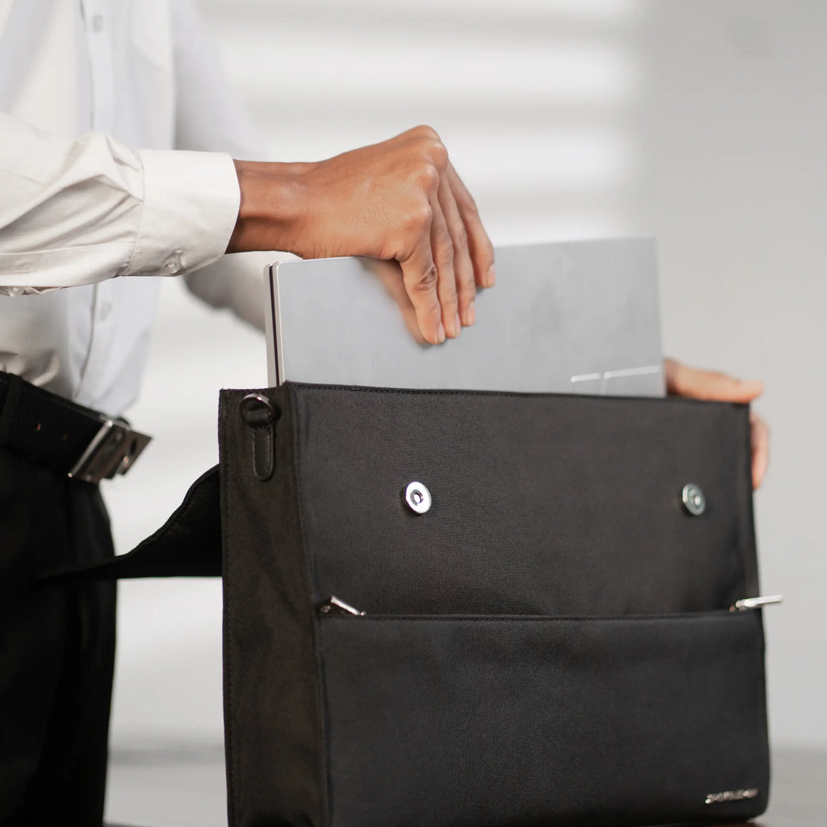 Creast Fold Laptop Bag