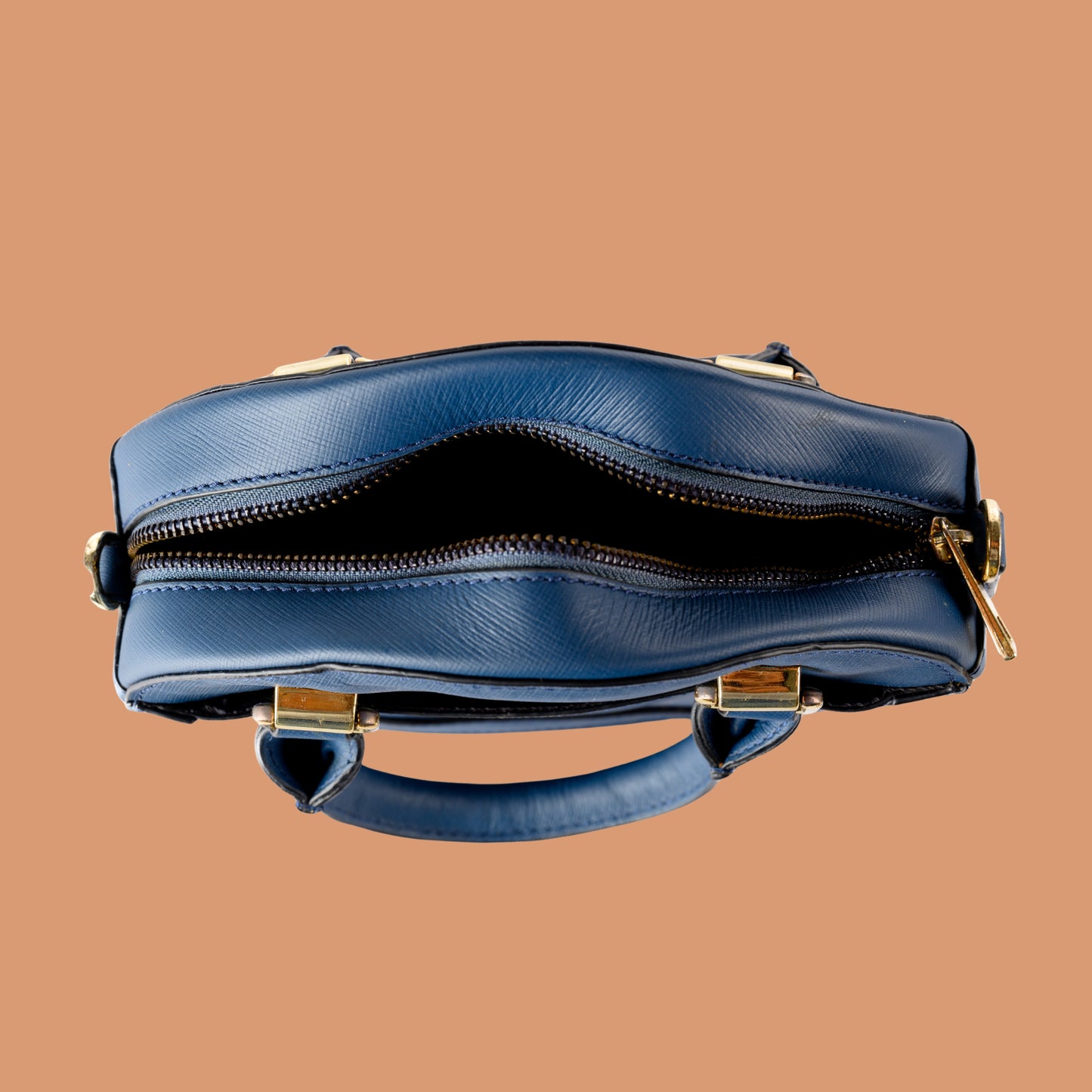Francesca - Iron Tailor  Ladies round bag