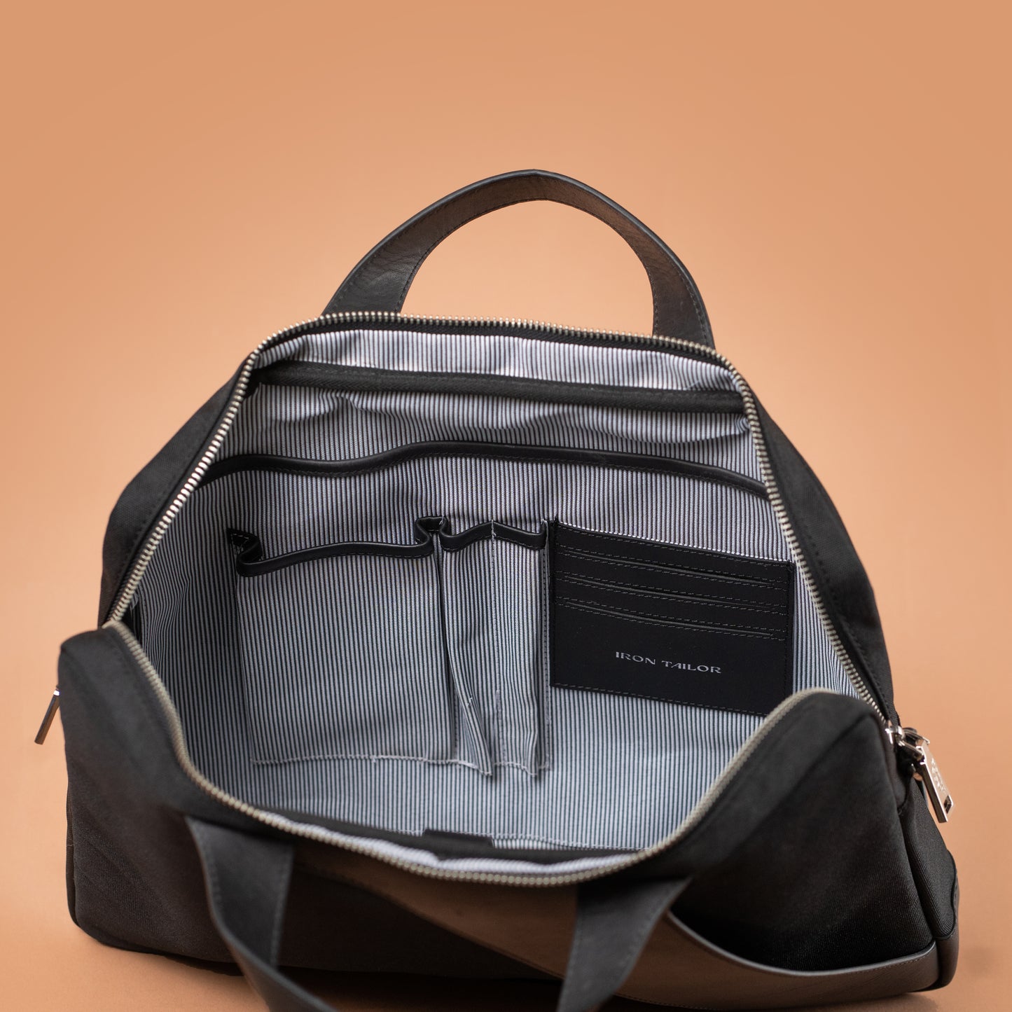 Mono Arc Laptop Bag Padded Laptop Compartment Interior | Iron Tailor