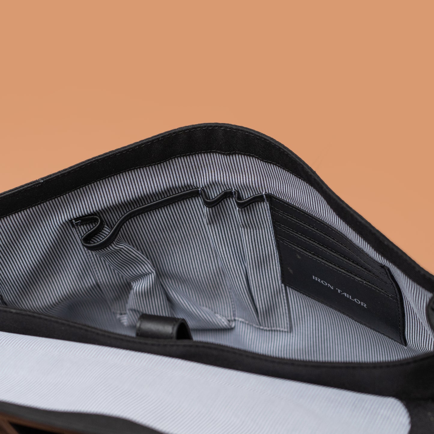 Creast Fold Laptop Bag Padded Laptop Compartment Interior | Iron Tailor