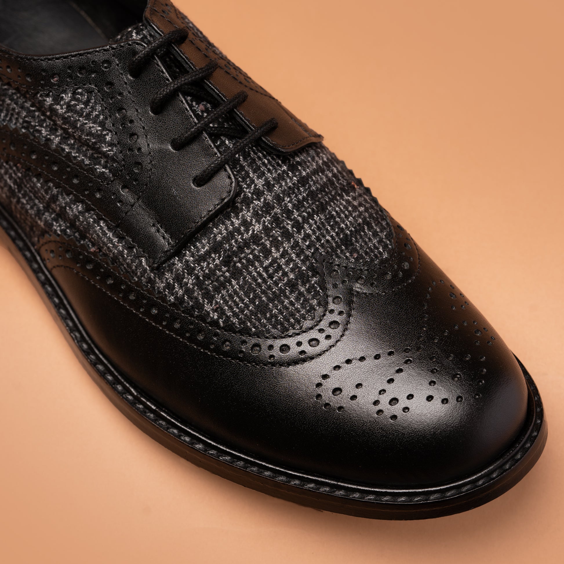 Black Wingtip Brogue Leather Shoes Close-Up | Iron Tailor