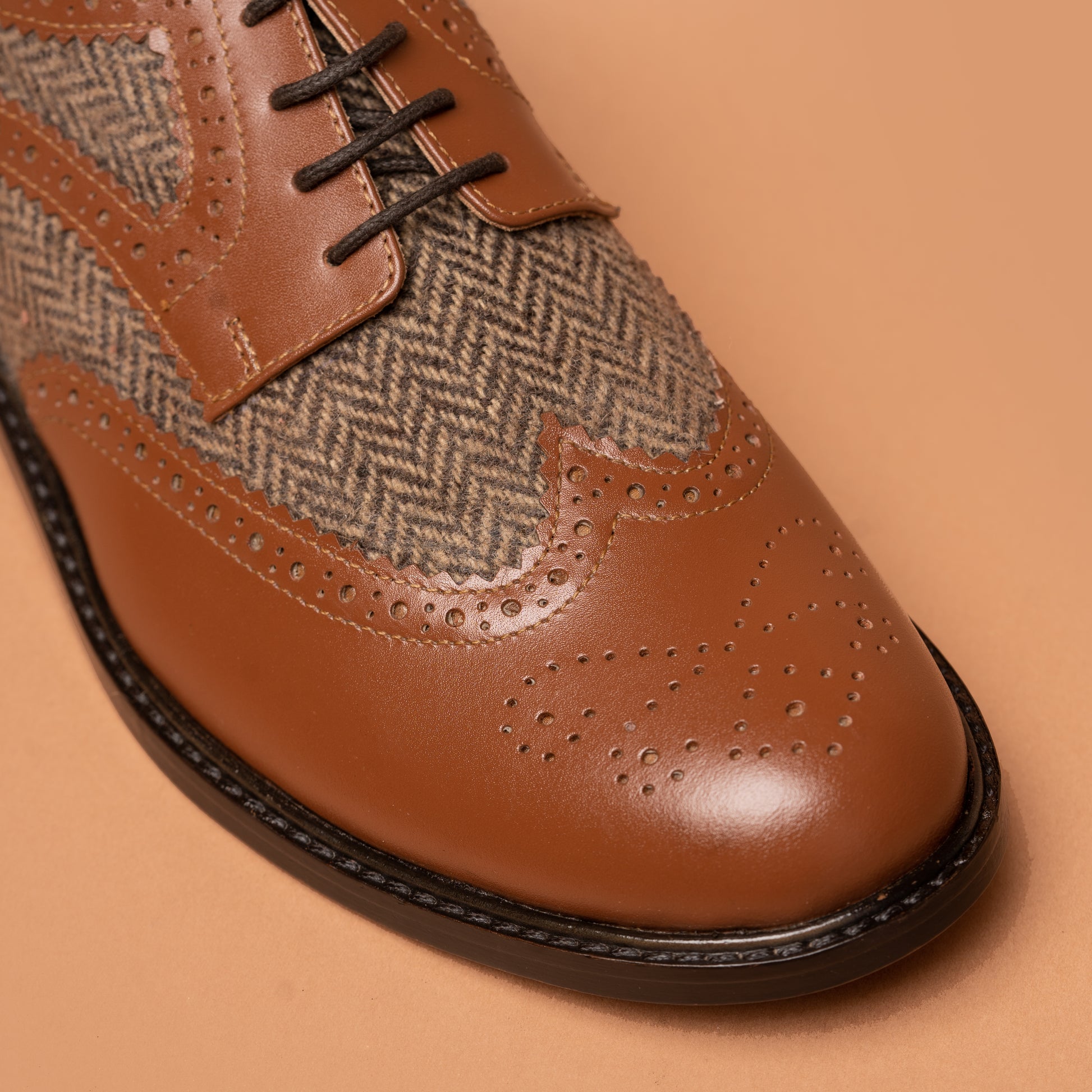 Brown Elite Lace-Up Brogue Detail | Iron Tailor