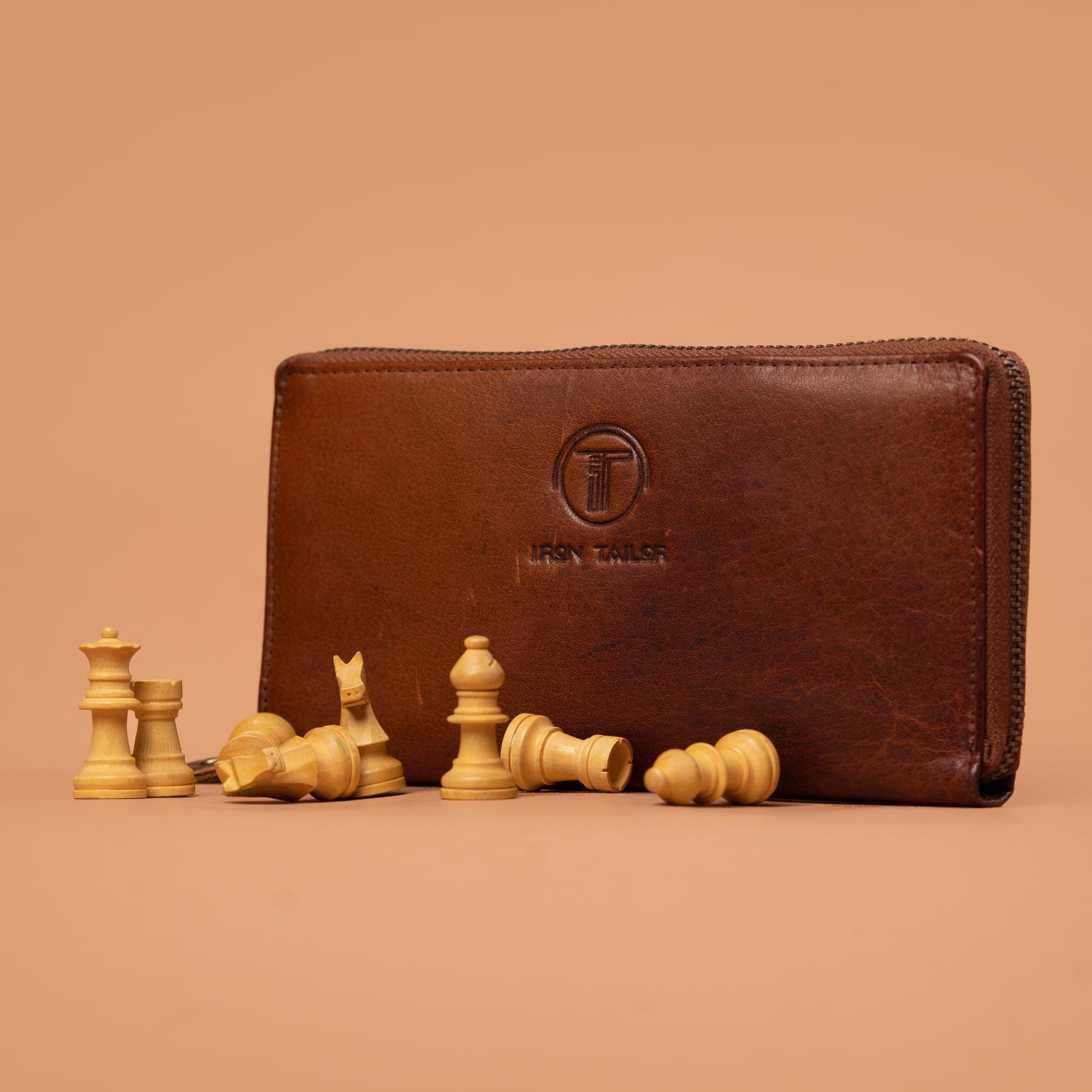 Wallets for Women – Single Zip Genuine Leather Cash Wallet – Iron Tailor