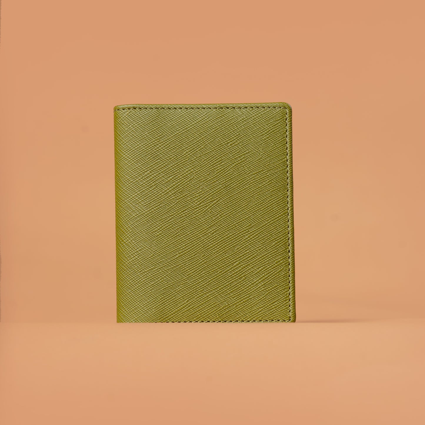 Slim Fold Card Case in Green Leather | Iron Tailor