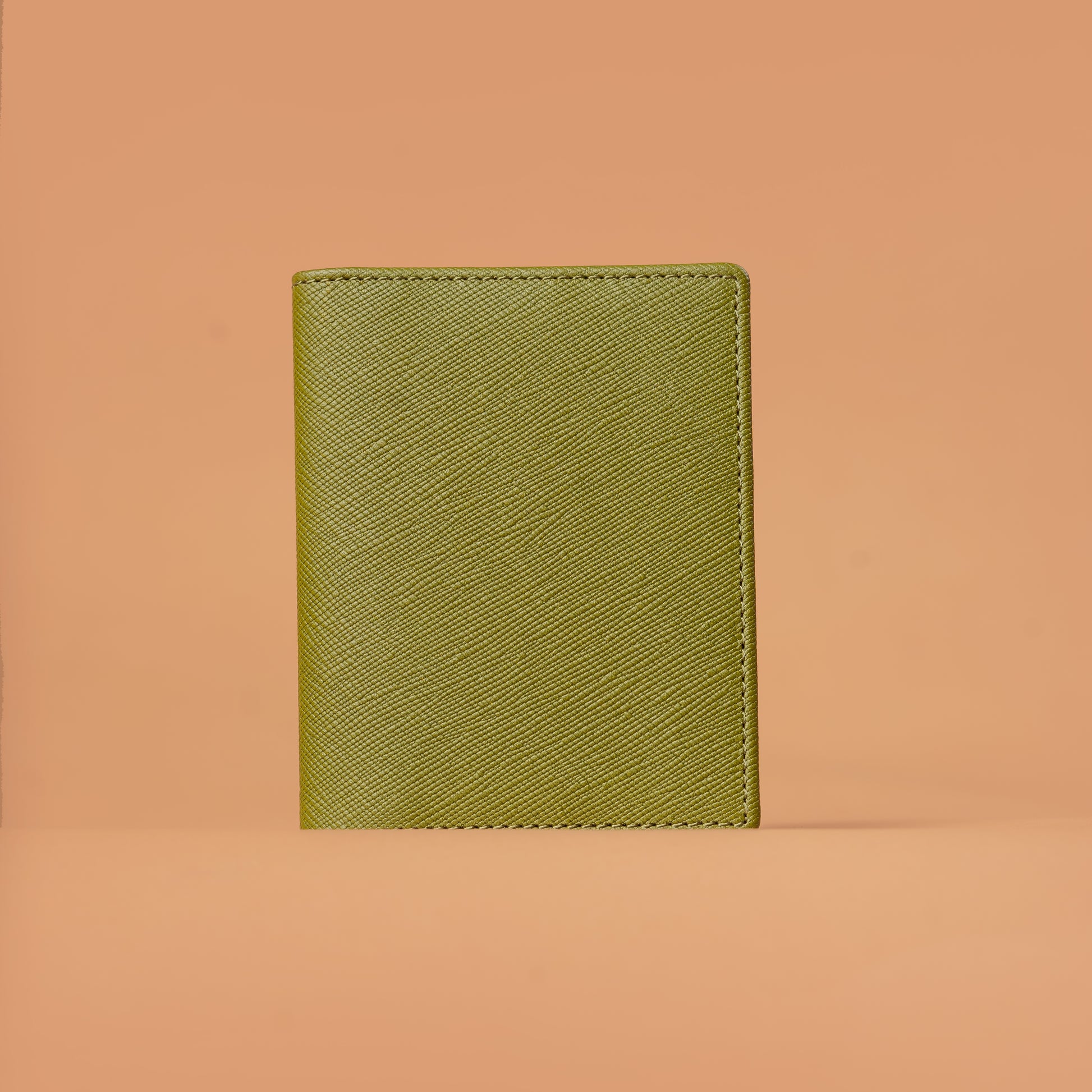 Slim Fold Card Case in Green Leather | Iron Tailor