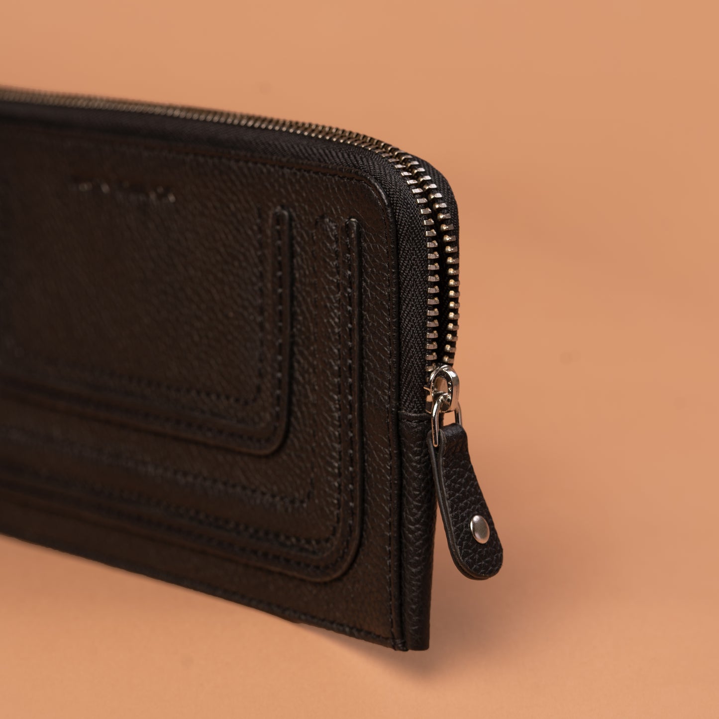 Black Arc Wallet – Leather Wallets For Women | Iron Tailor