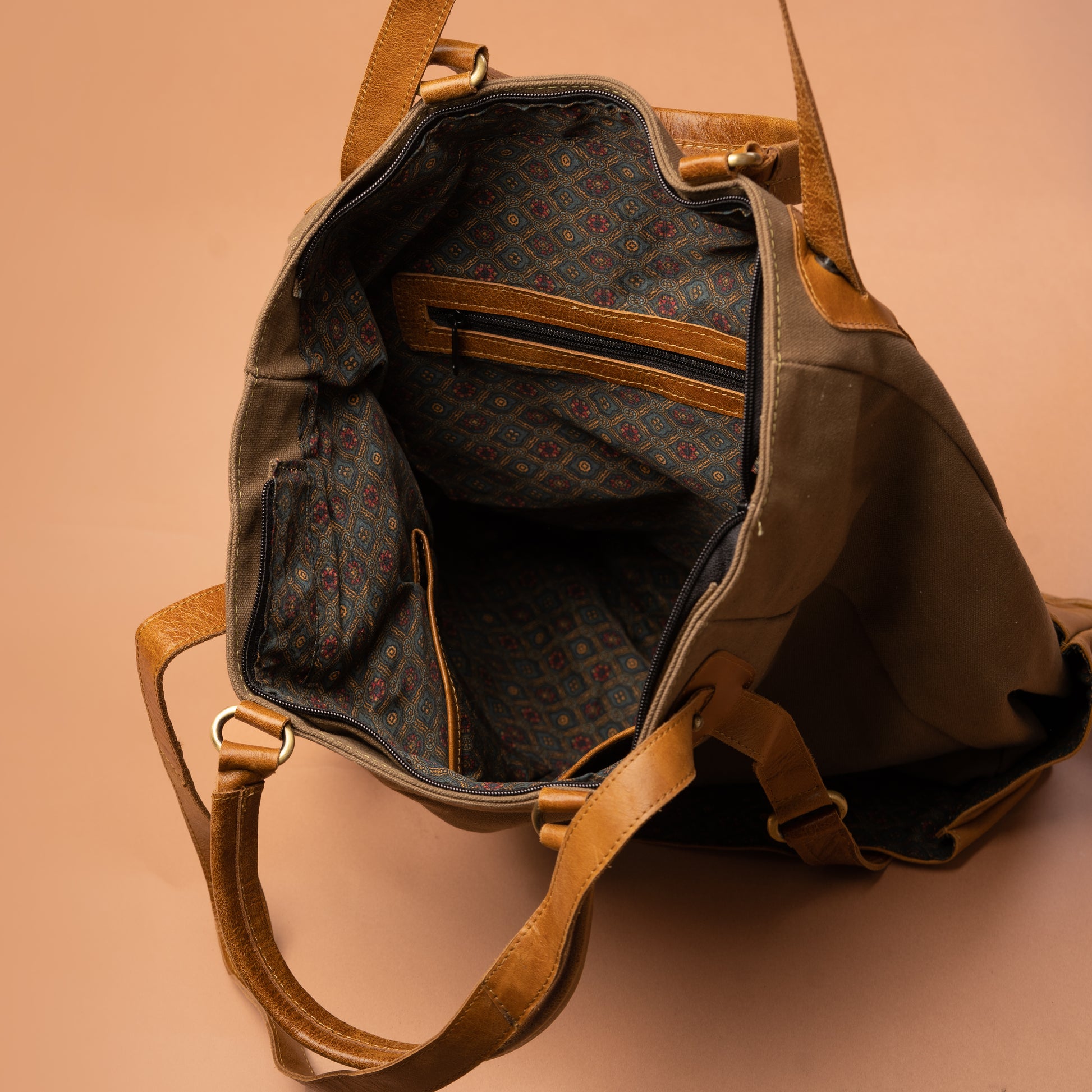 Large Capacity Canvas Tote Bag with Zipper Closure | Iron Tailor